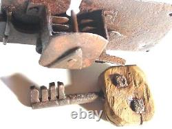 Rare serrure ancienne fer forgé avec sa clef d'origine porte serrurerie