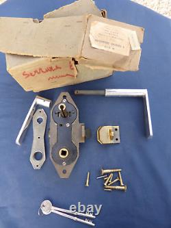 Serrure fonte 2 clefs SELECT Poignées Alu Style Gollot devanture magasin ancien