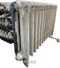 Suite de quatre radiateur en fonte de fer époque art déco. XX siècle