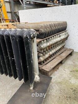 Suite de quatre radiateur en fonte de fer époque art déco. XX siècle