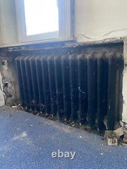 Suite de quatre radiateur en fonte de fer époque art déco. XX siècle