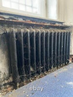 Suite de quatre radiateur en fonte de fer époque art déco. XX siècle
