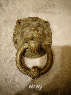 Superbe heurtoir de porte ancien en bronze, tête de lion gros anneau rare