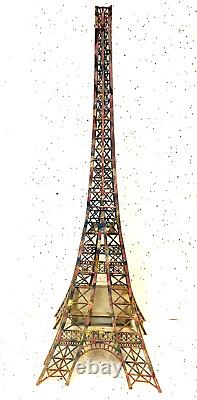 Tour Eiffel taille humaine minimaliste en en fonte de fer plat. XX siècle