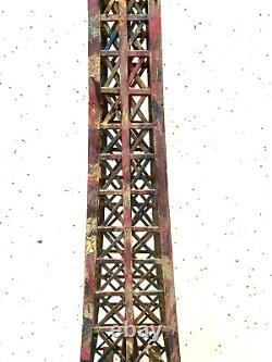 Tour Eiffel taille humaine minimaliste en en fonte de fer plat. XX siècle