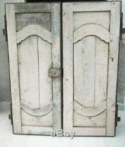 Très anciennes portes d'armoire en chêne, pour placard