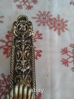 Très belle et grande poignée fixe sur plaque en bronze 19ème pour porte à clef